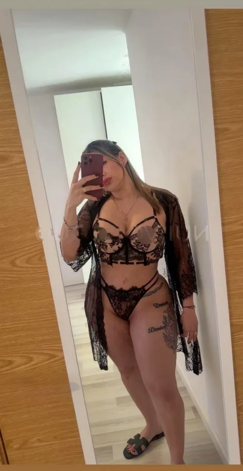rubia encantadora sensual