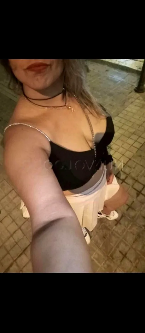 Latiña caliente cariñosa