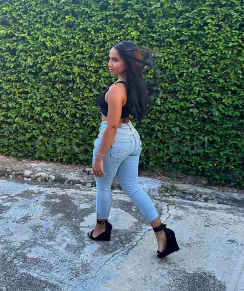 Pamela Córdoba, escort