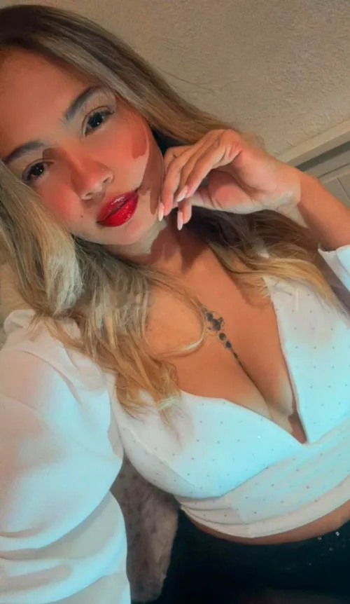 Abigail Girona, escort