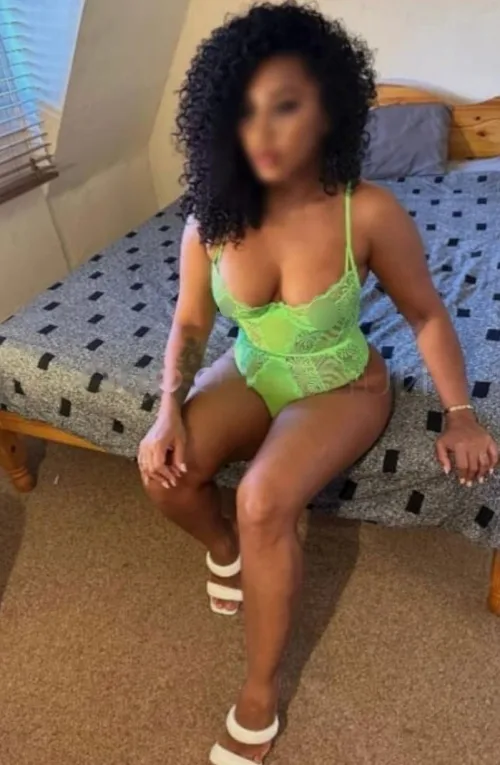 Deliciosa brasilera morenita y simpática