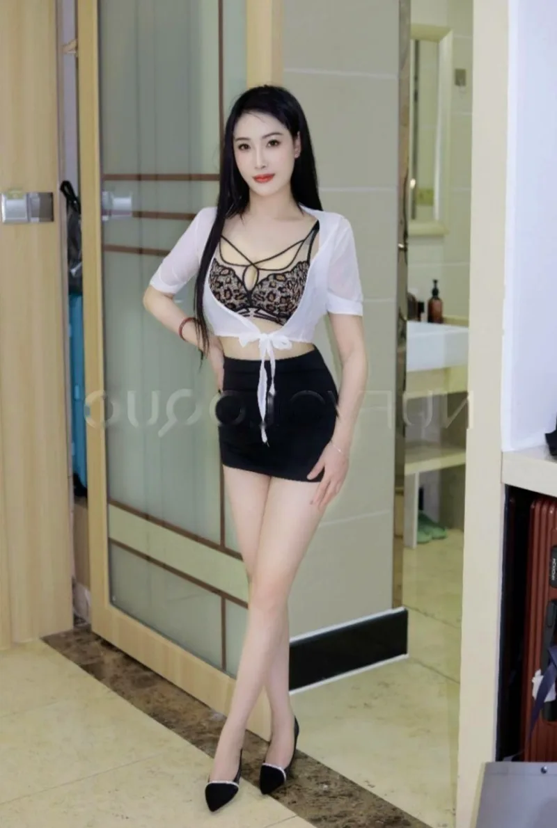 Julia Barcelona, escort