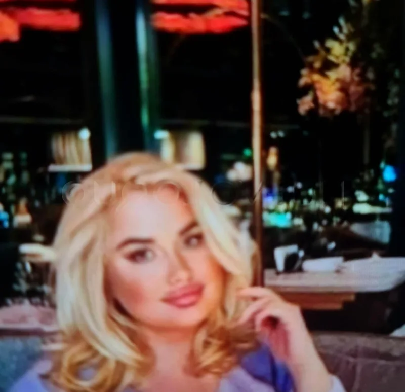 LINDA RUBIA SIN TABU