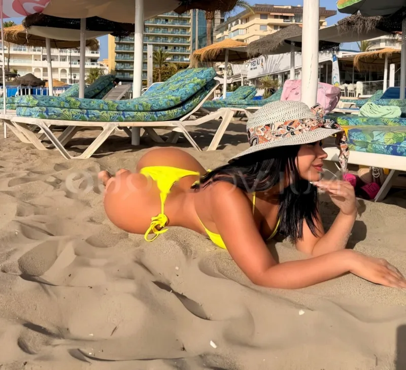 EXOTICA, MUY SENSUAL Y COMPLACIENTE