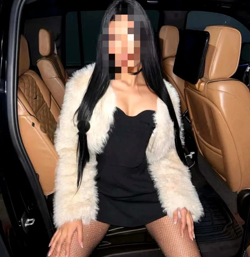 Una hermosa colombiana con carita agelic