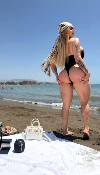LA MAS COMPLACIENTE CHICA.
