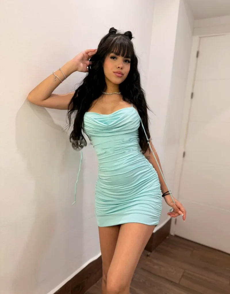 MODELO VENEZOLANA DISPONIBLE