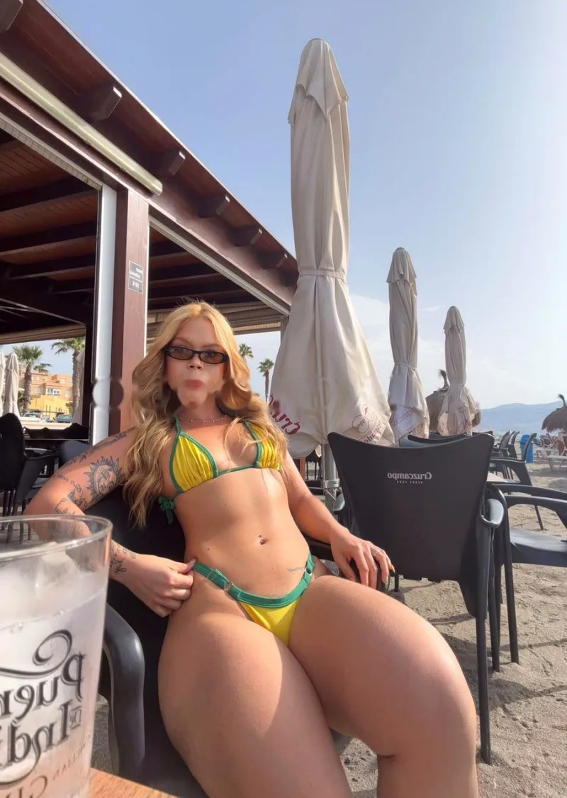 SUPER GUAPA Y MUY CALIENTE