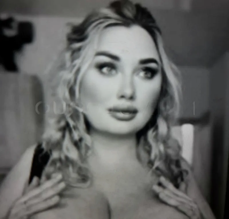 LINDA RUBIA SIN TABU