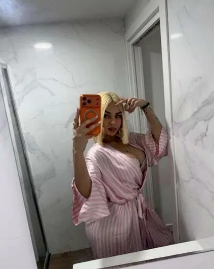 Hermosa rubia