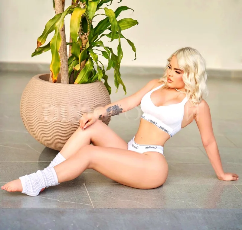 Sexy chica seductora y muy complaciente