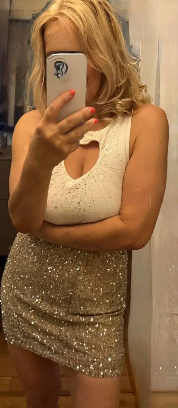 Cariñosa rubia madurita te sorprenderás!
