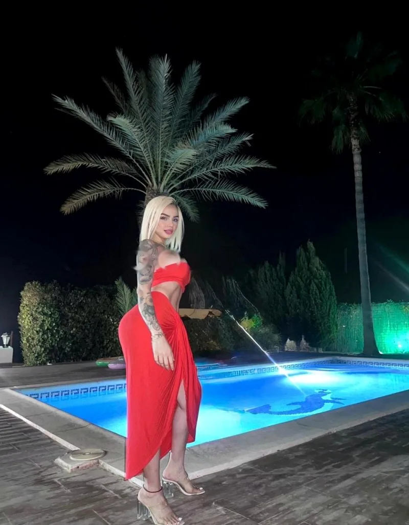 Hermosa rubia