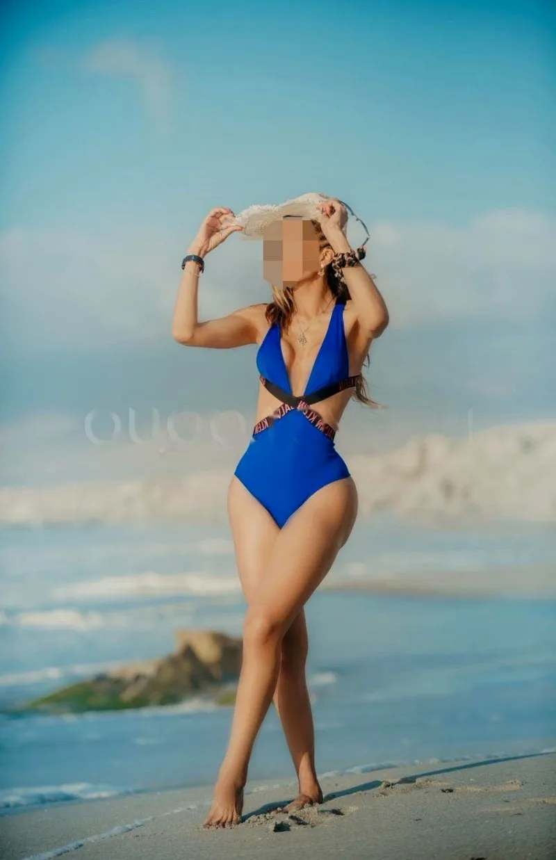 MODELO COLOMBIANA POCOS DÍAS