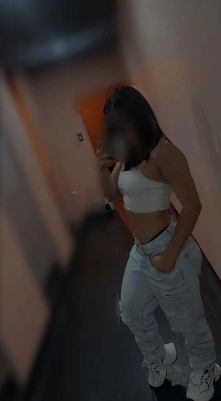 HERMOSA Y DISPONIBLE