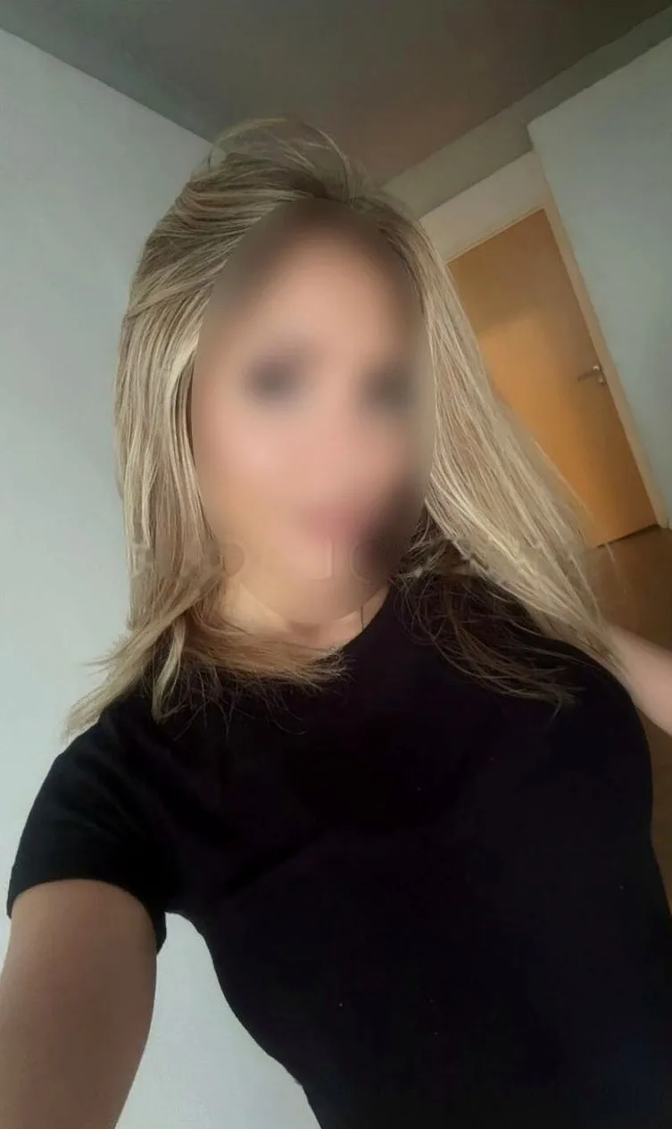 SOY LA RUBIA MAS JUGUETONA