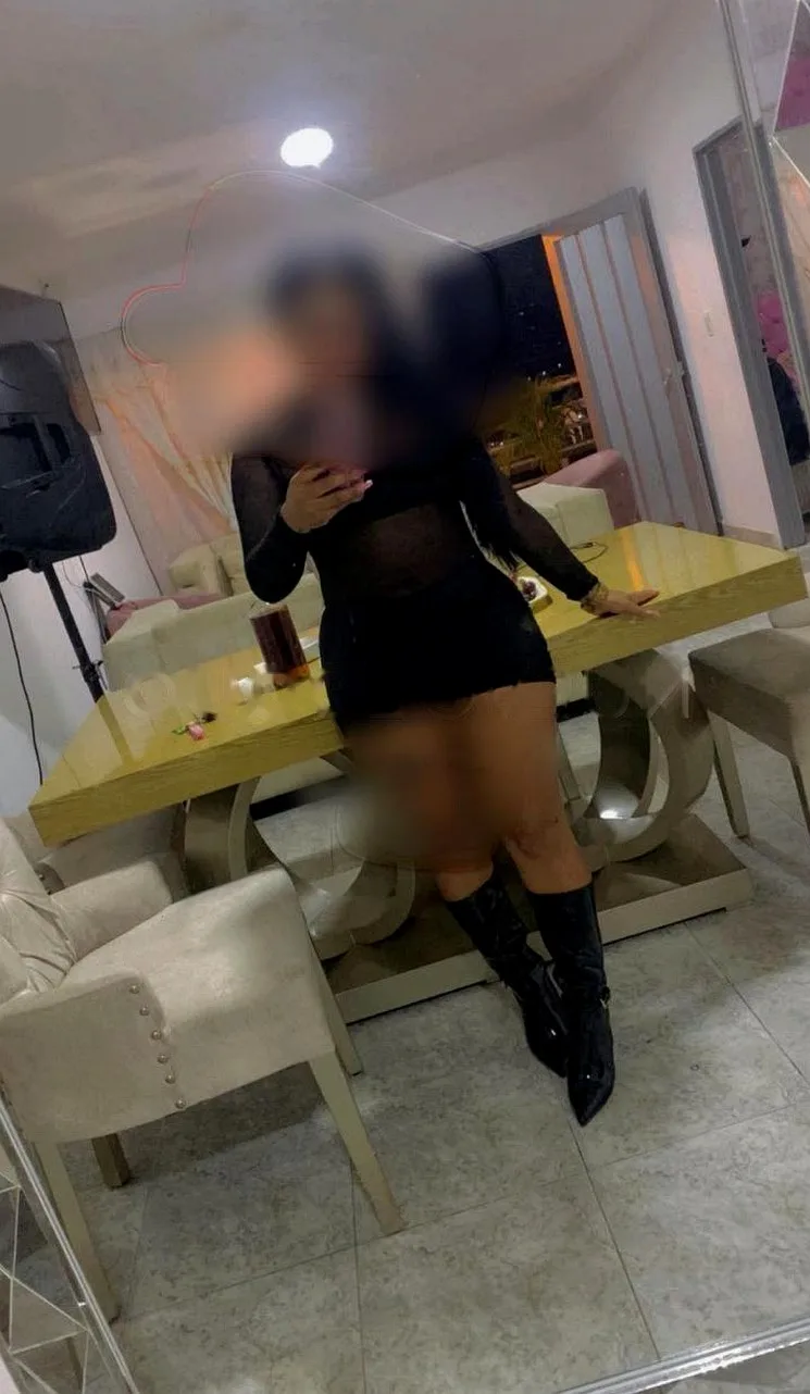 PIEL CANELA MUY GUAPA EN TU CIUDAD