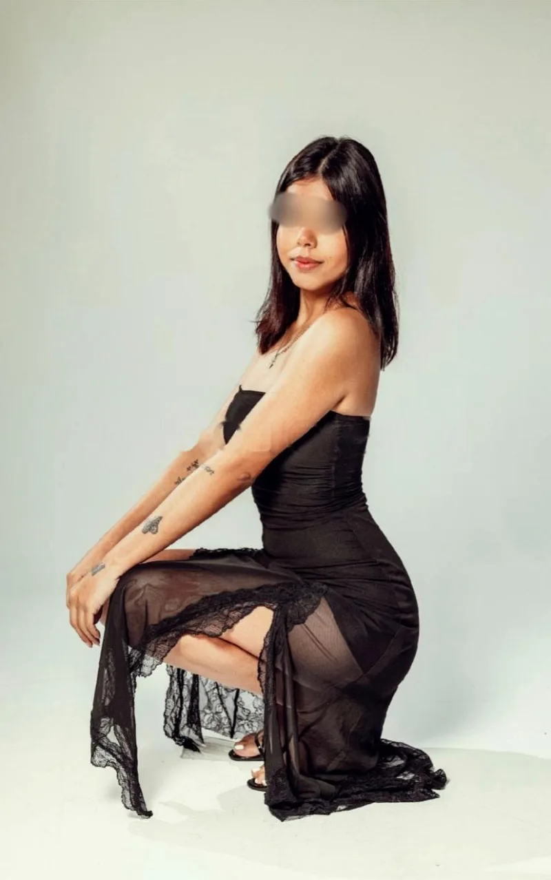 COLOMBIANA BISEXUAL CUERPO NATURAL