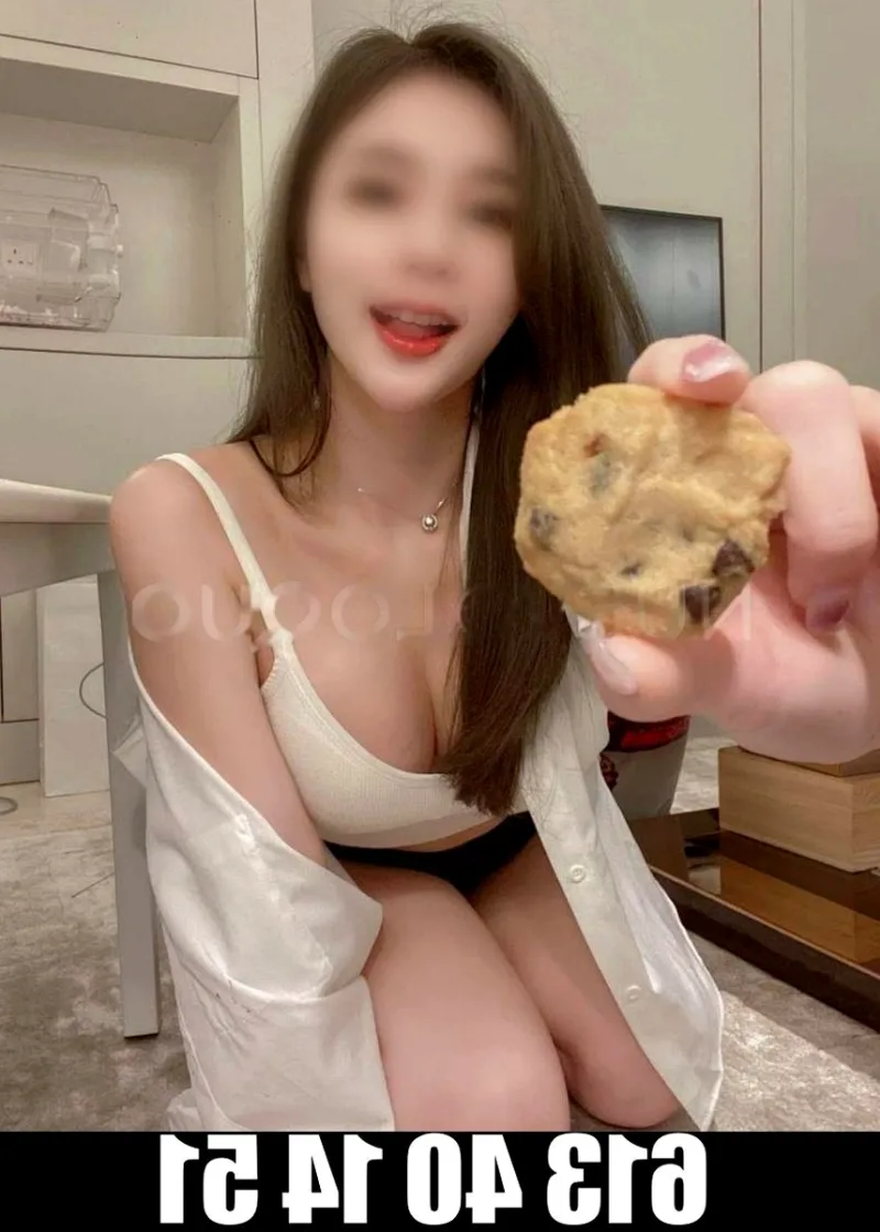 Ursula Girona, escort
