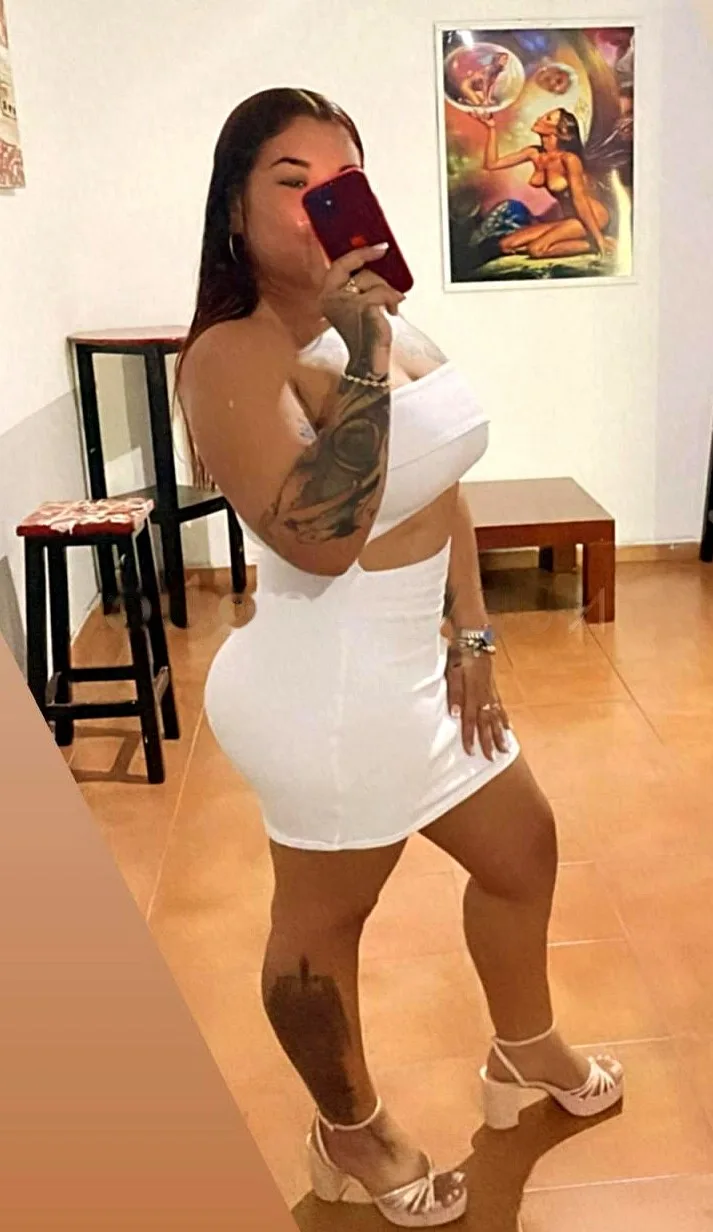 COLOMBIANA LATINA JUGUETONA y BADALONA