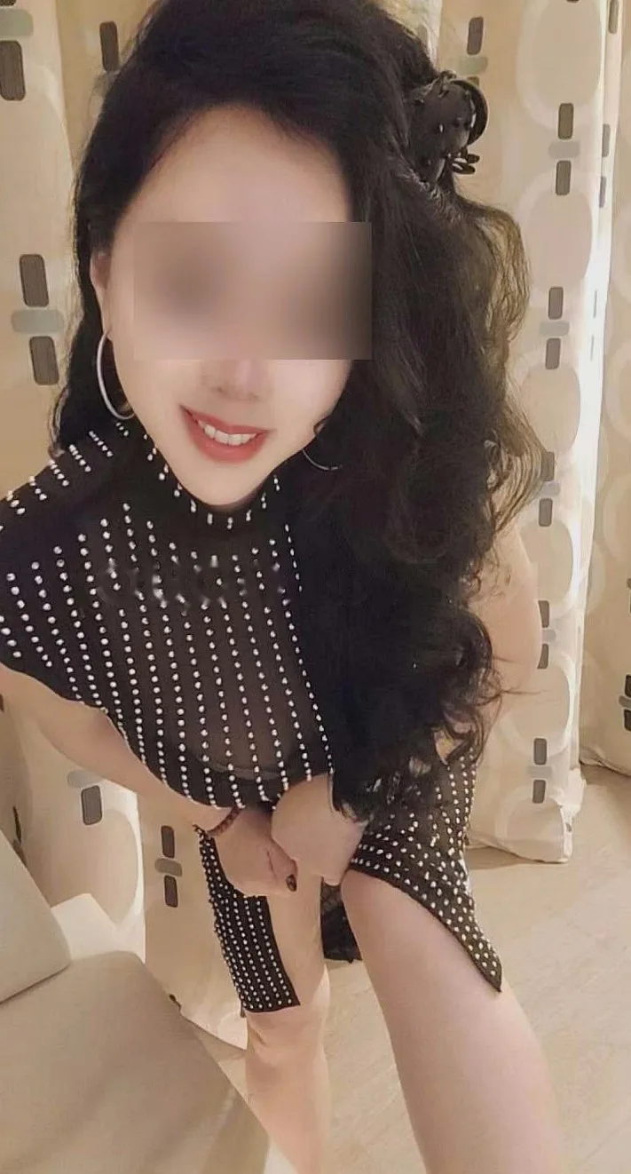 CHICAS GUAPAS JOVENES ALEGRE Y DIVERTIDA