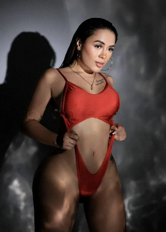 ESPECTACULAR SEXY ESCORT CURIOSA