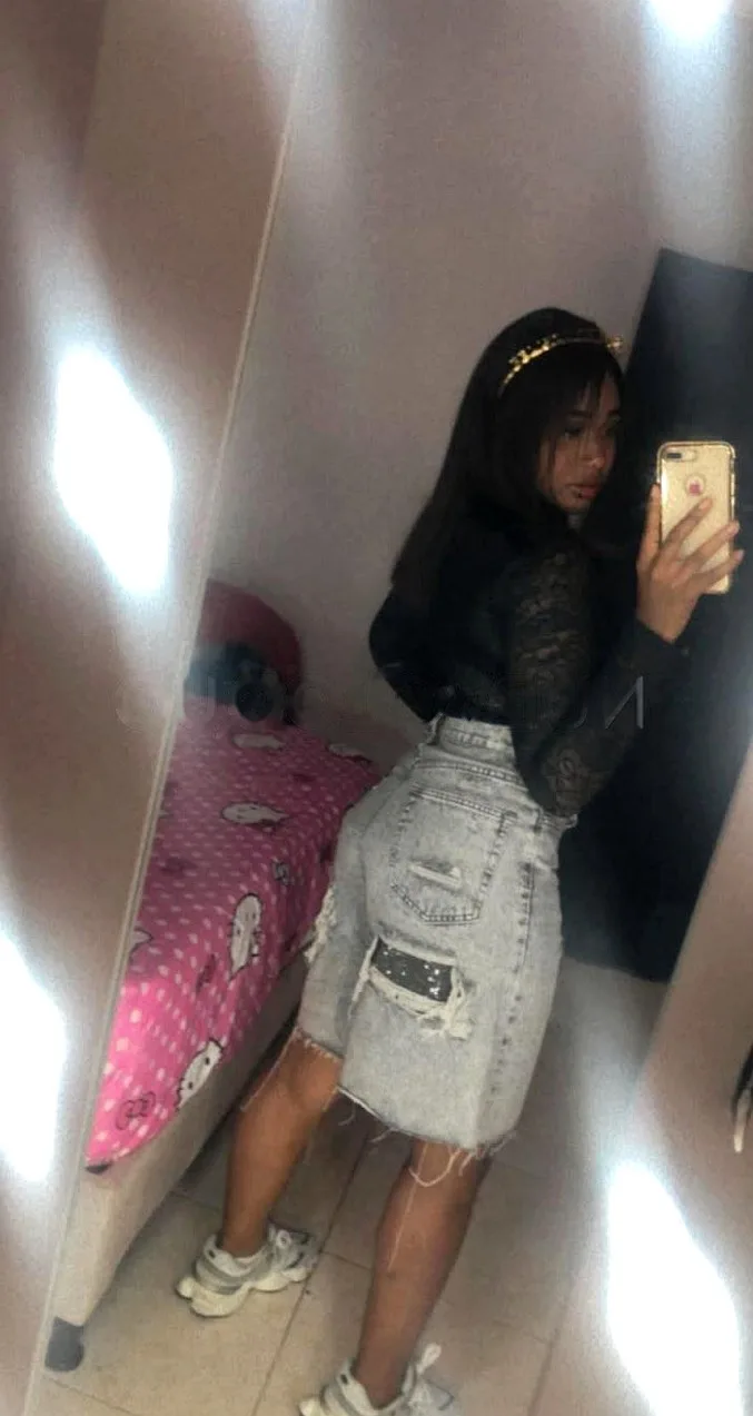SOY LA MUJER QUE ESTÁS BUSCANDO