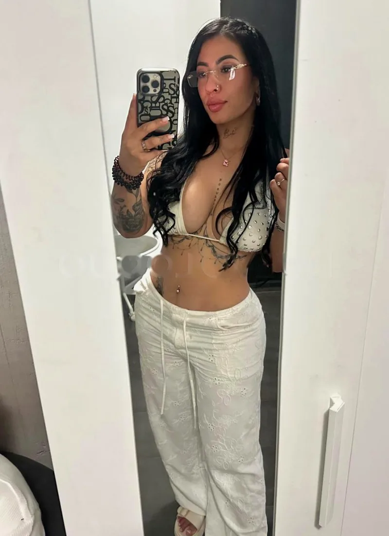 Bella y sensual por palma