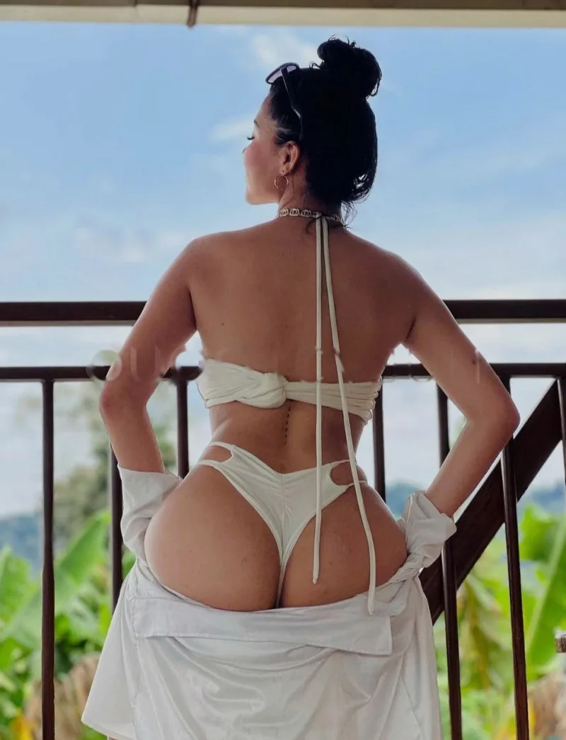 COLOMBIANA COMPLACIENTE