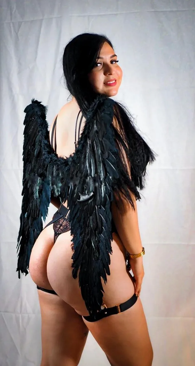 colombiana curvy sensual