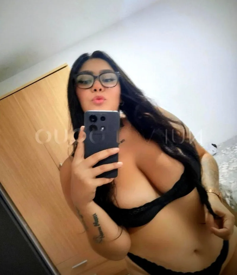 Hermosa jovencitas recién llegada