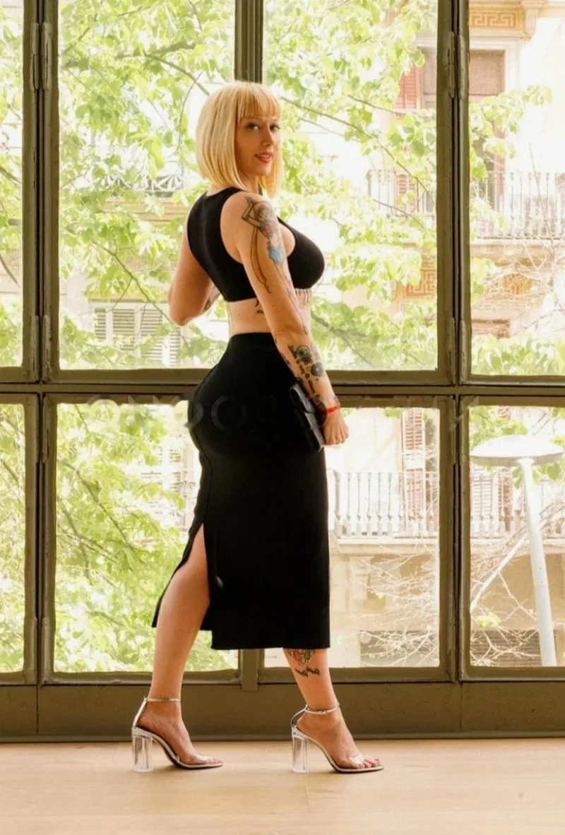 una chica española CATALANA