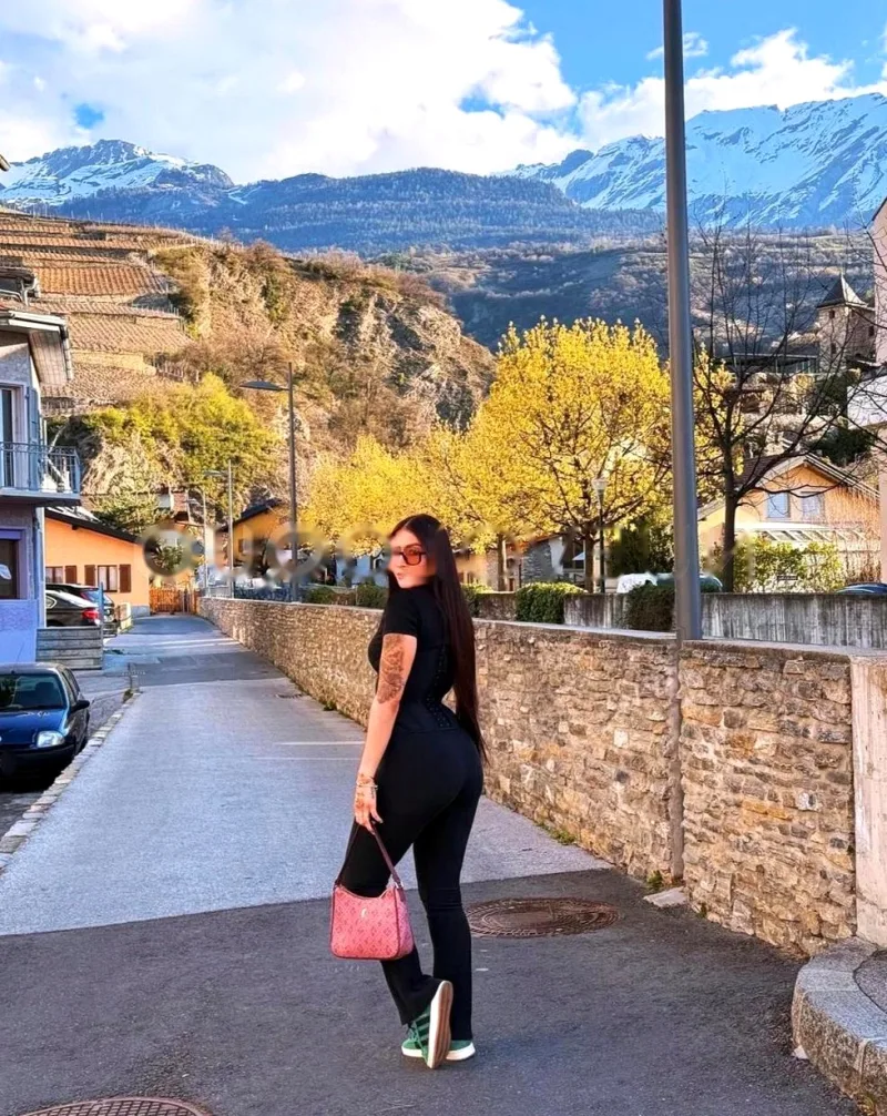 BELLA LATINA