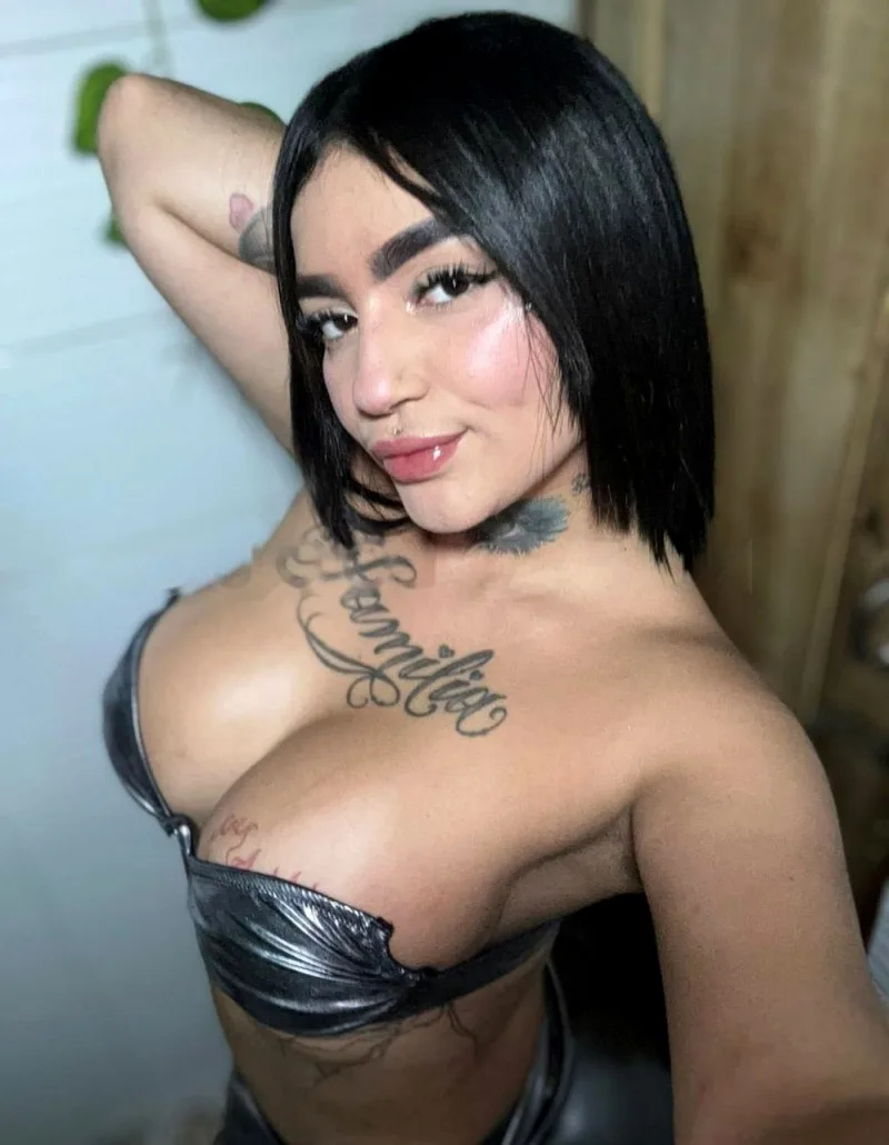 Mía, escort en Alicante