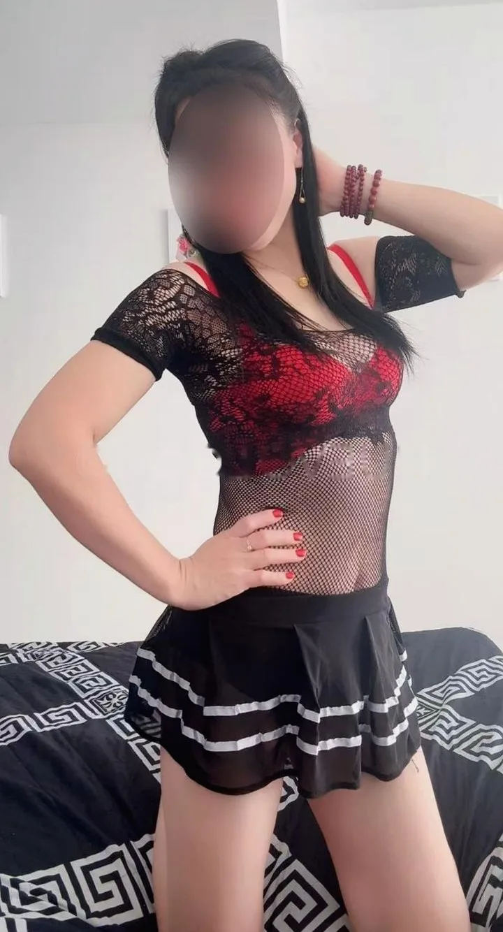 ESPECTACULAR CHICA ASIÁTICA