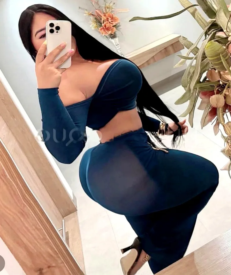 CUERPO DE DIOSA EXPERIMENTADA VOLUPTUOSA