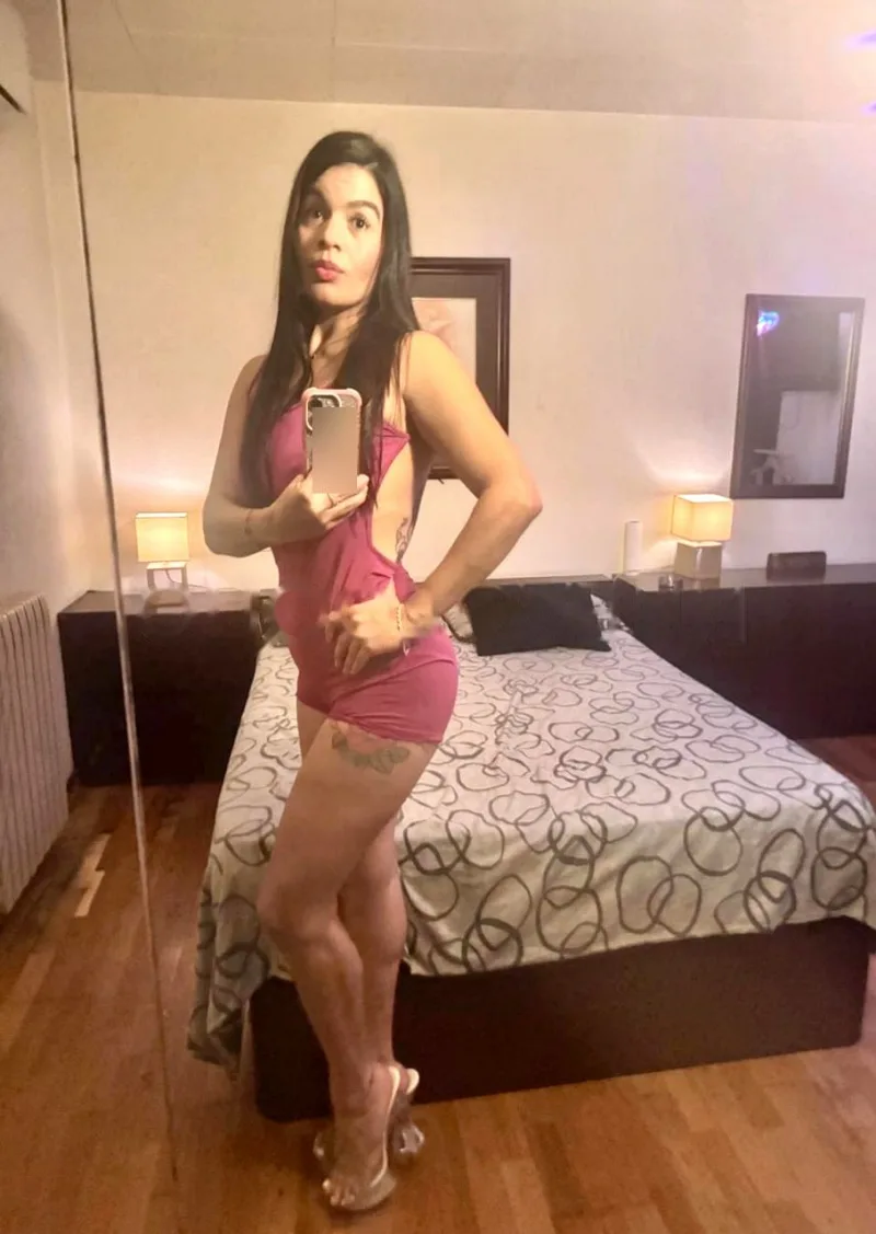 Latina recién llegada y muy complaciente