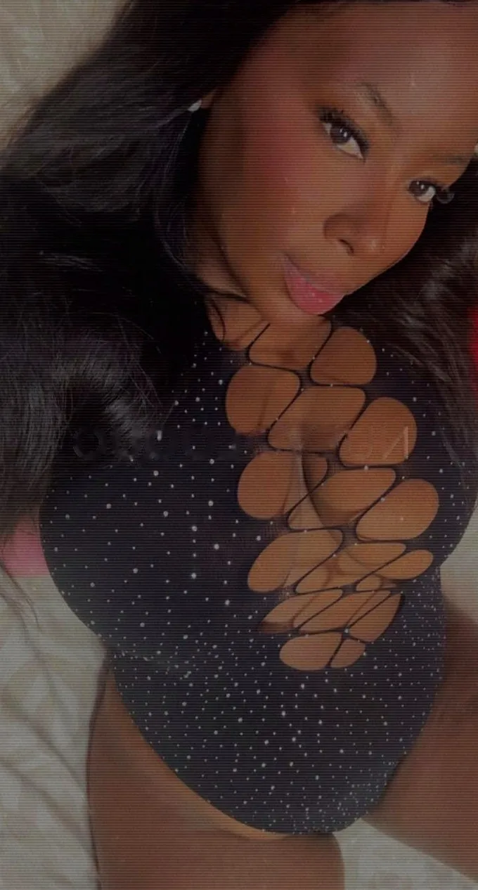 ATRACTIVA COLOMBIANA ARDIENTE SENSUAL