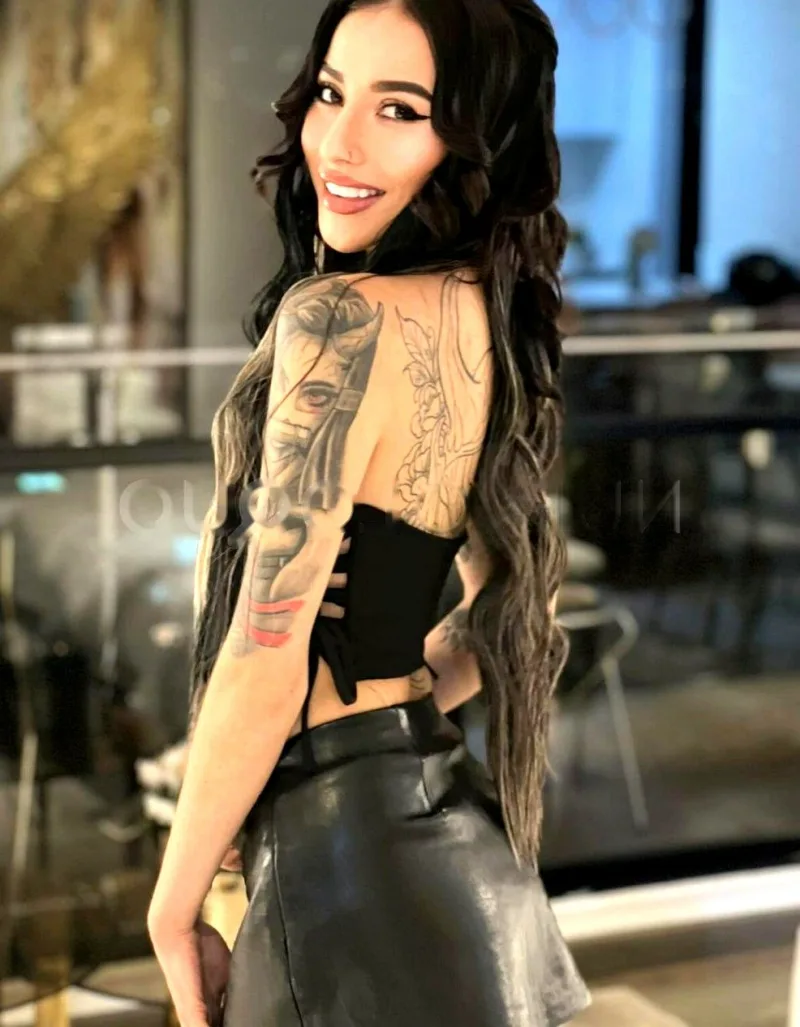 ESPECTACULAR MODELO AMOROSA