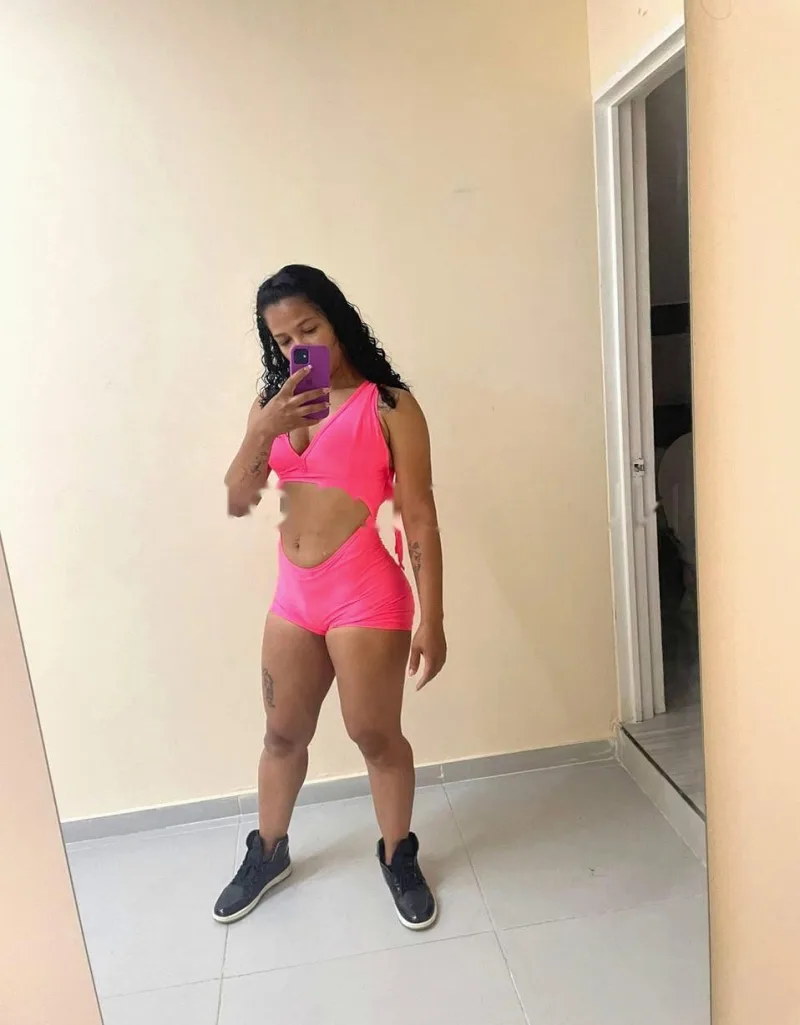 Morena culona piernona real
