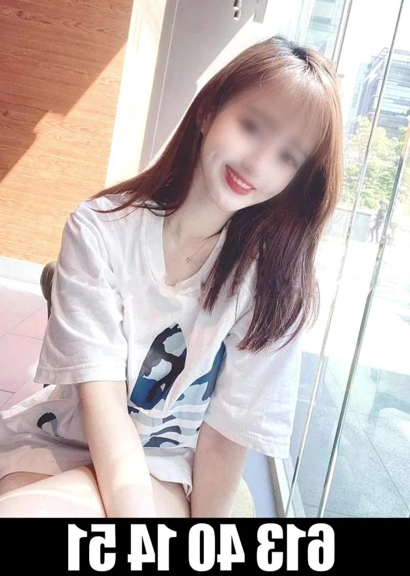 Ursula Girona, escort