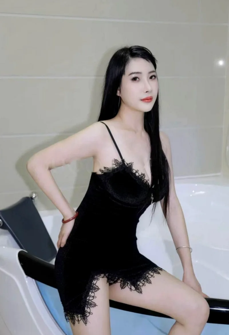 Julia Barcelona, escort