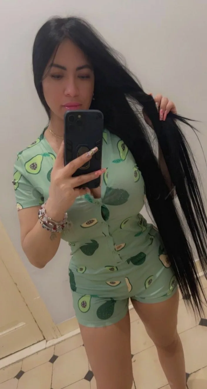 TETAS GRANDES ESTOY DISPONIBLE....