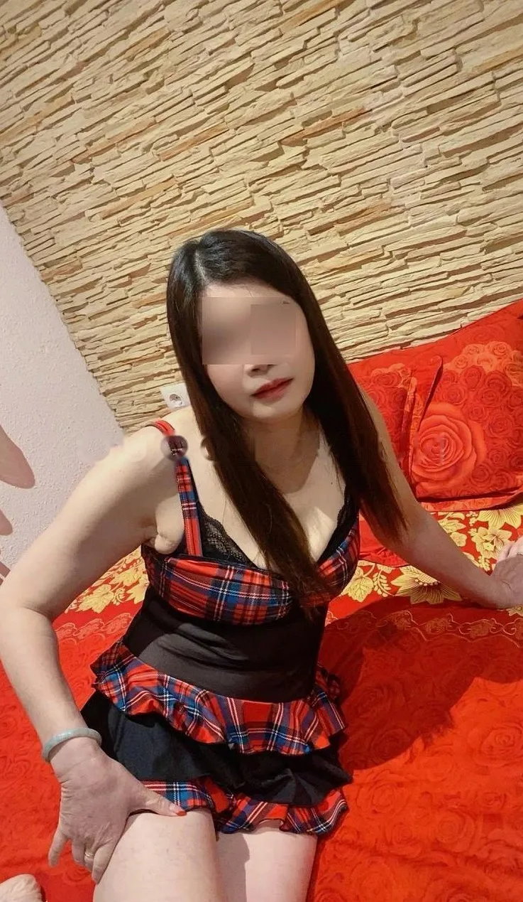 CHICA SERVICIO SIN PRISA ENCANTADORA
