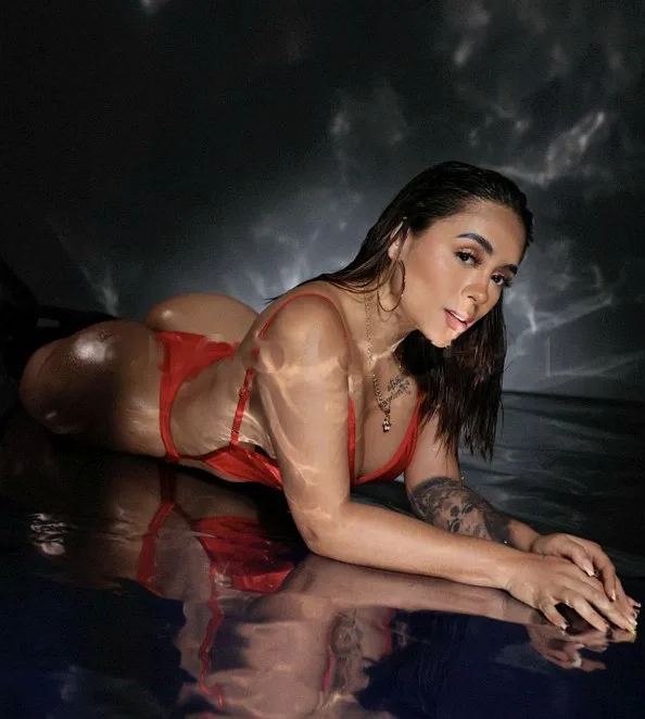 ESPECTACULAR SEXY ESCORT CURIOSA