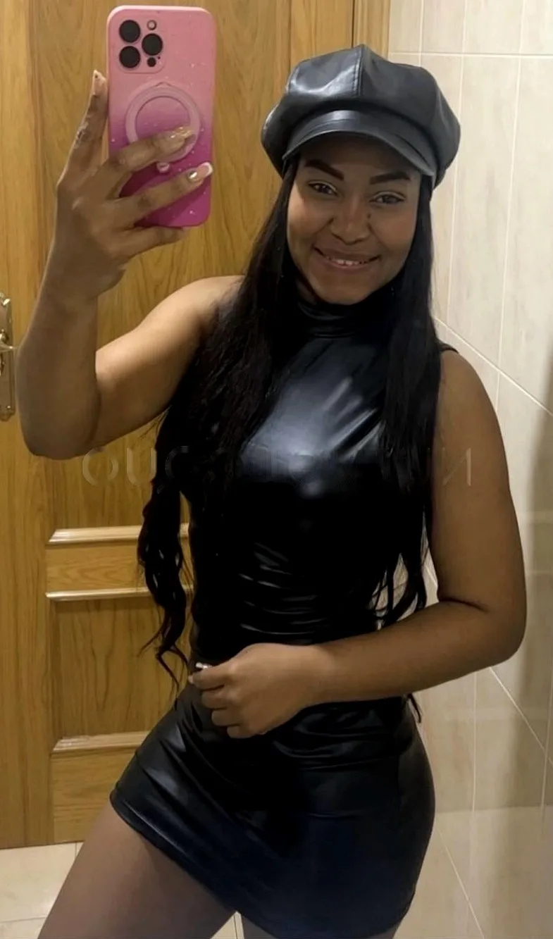 NOVEDAD MORENAZA GUAPÍSIMA EN DON BENITO