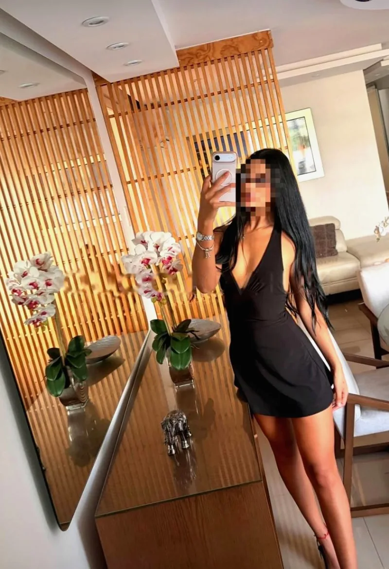 Una hermosa colombiana con carita agelic