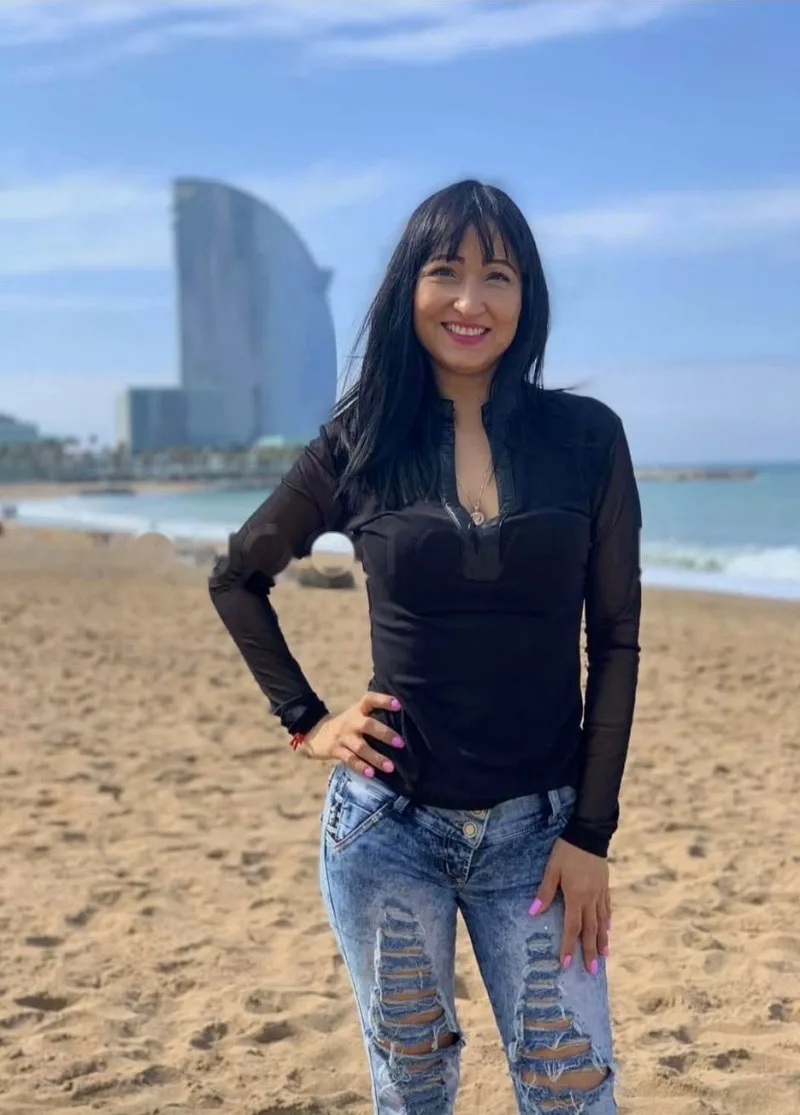 Novedad en Calella chica mui guapa